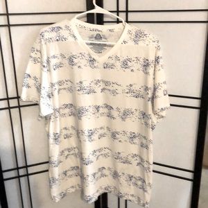 ARC ie American Rag V-Neck T-shirt